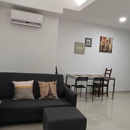 Klcc Newly Renovated Apartment Kuala Lumpur Exterior foto